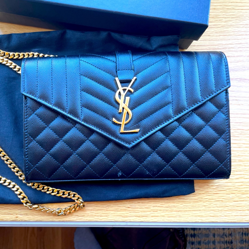 Like new Ysl crossbody quilted small bag